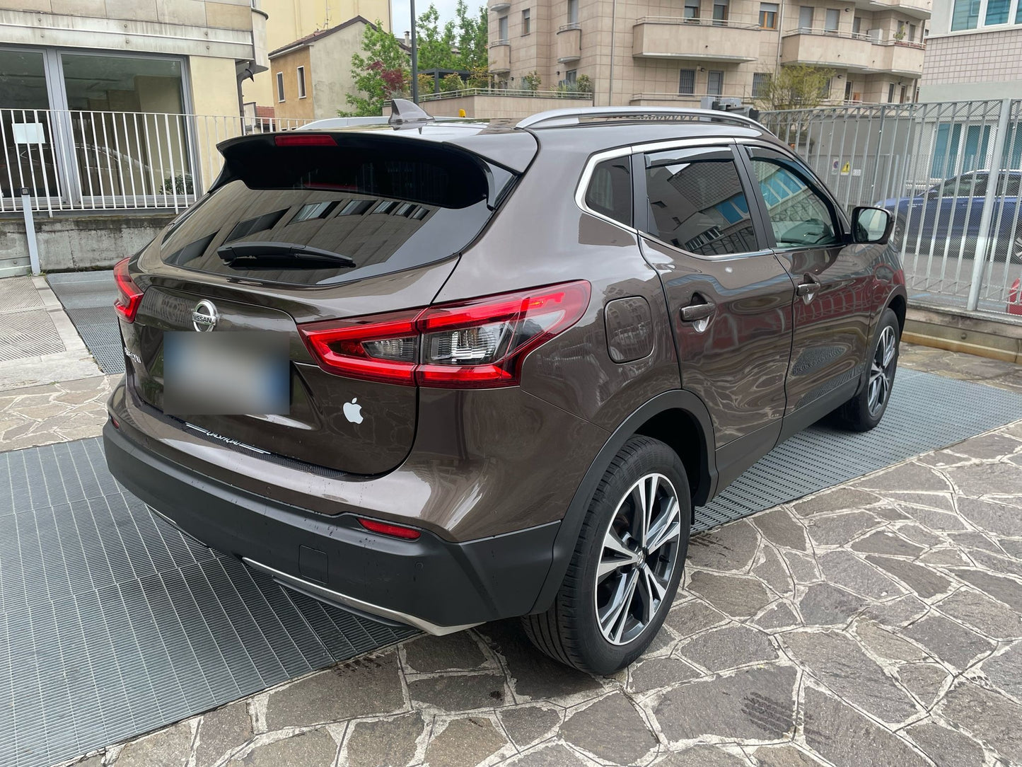 NISSAN - QASHQAI (2018 - km 56.000 - Benzina)