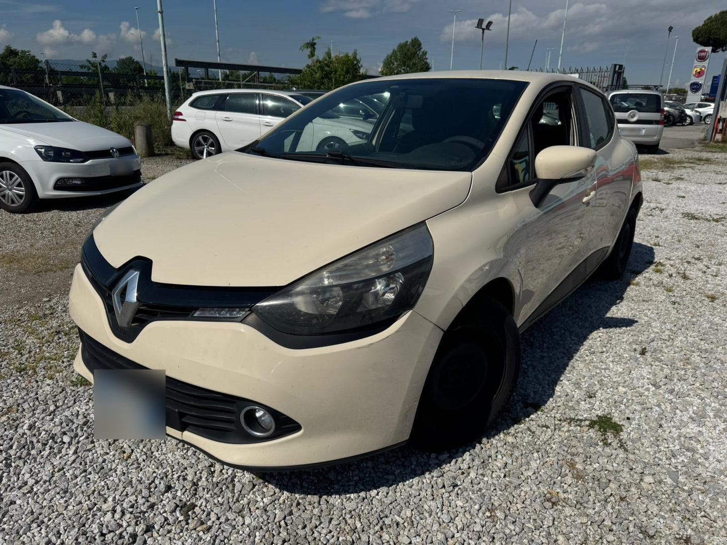 RENAULT - CLIO (2016 - km 170.000 - Diesel)