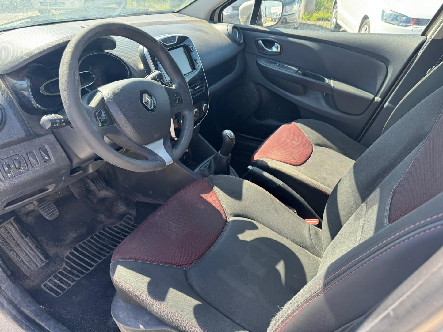 RENAULT - CLIO (2016 - km 170.000 - Diesel)