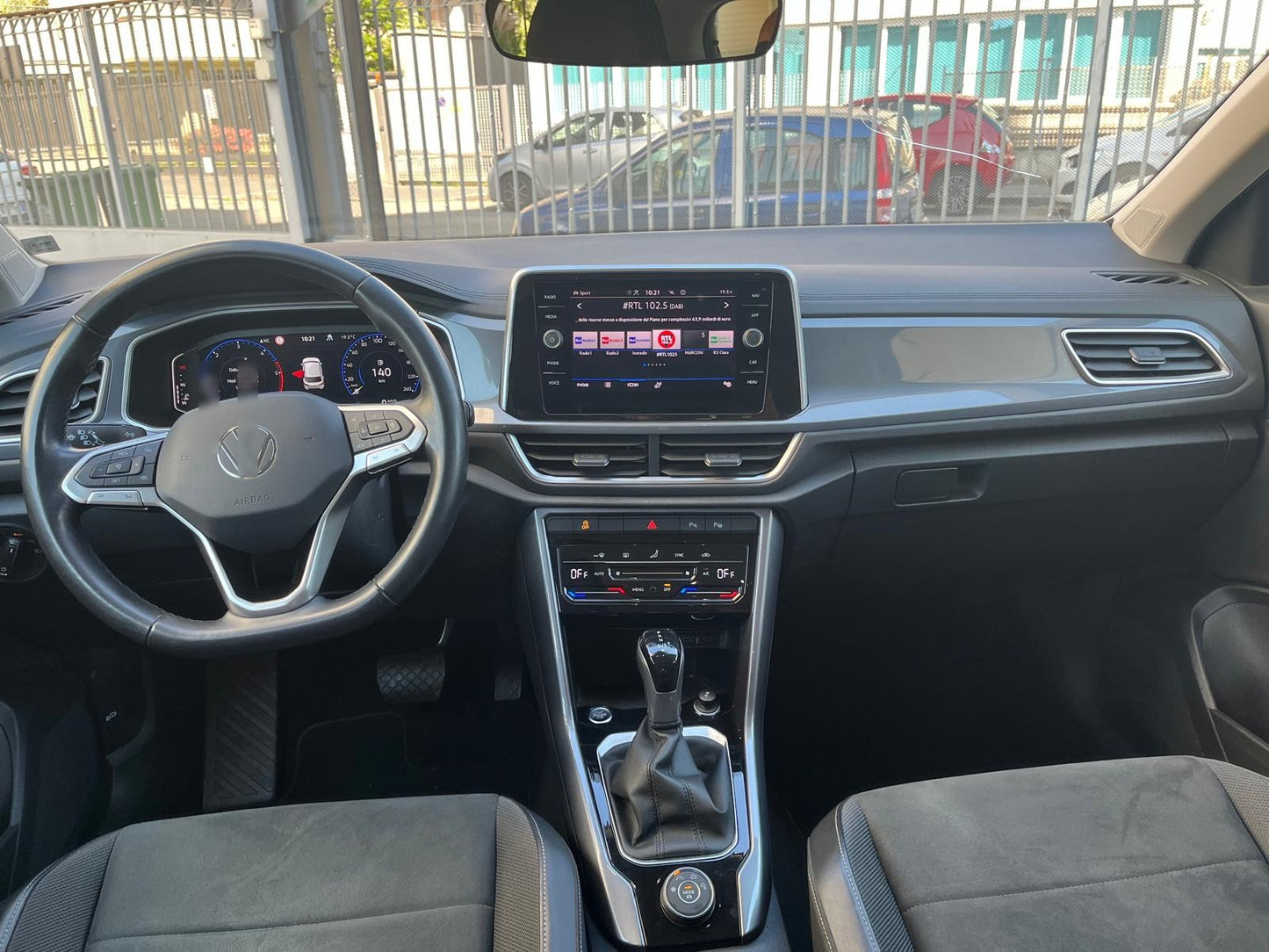 VOLKSWAGEN - T-ROC (2022 - km 77.000 - Diesel)