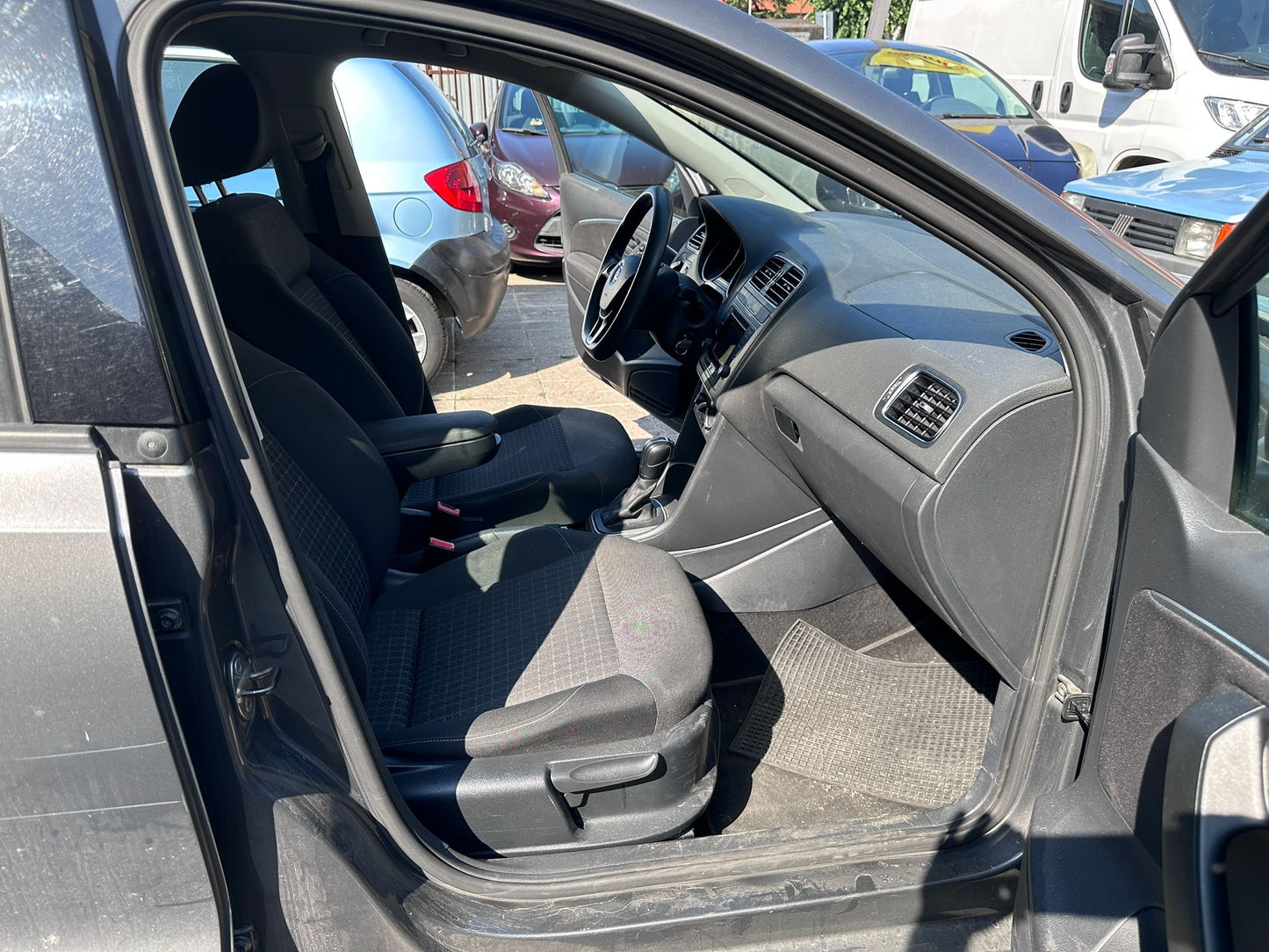 VOLKSWAGEN - POLO (2015 - km 153.000 - Benzina)