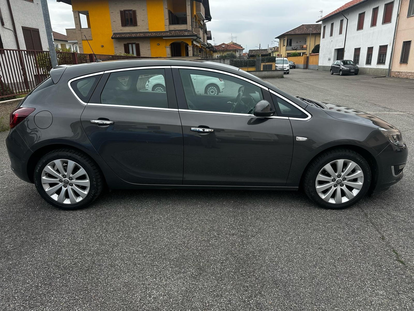 OPEL - ASTRA (2014 - km 111.000 - Gpl)