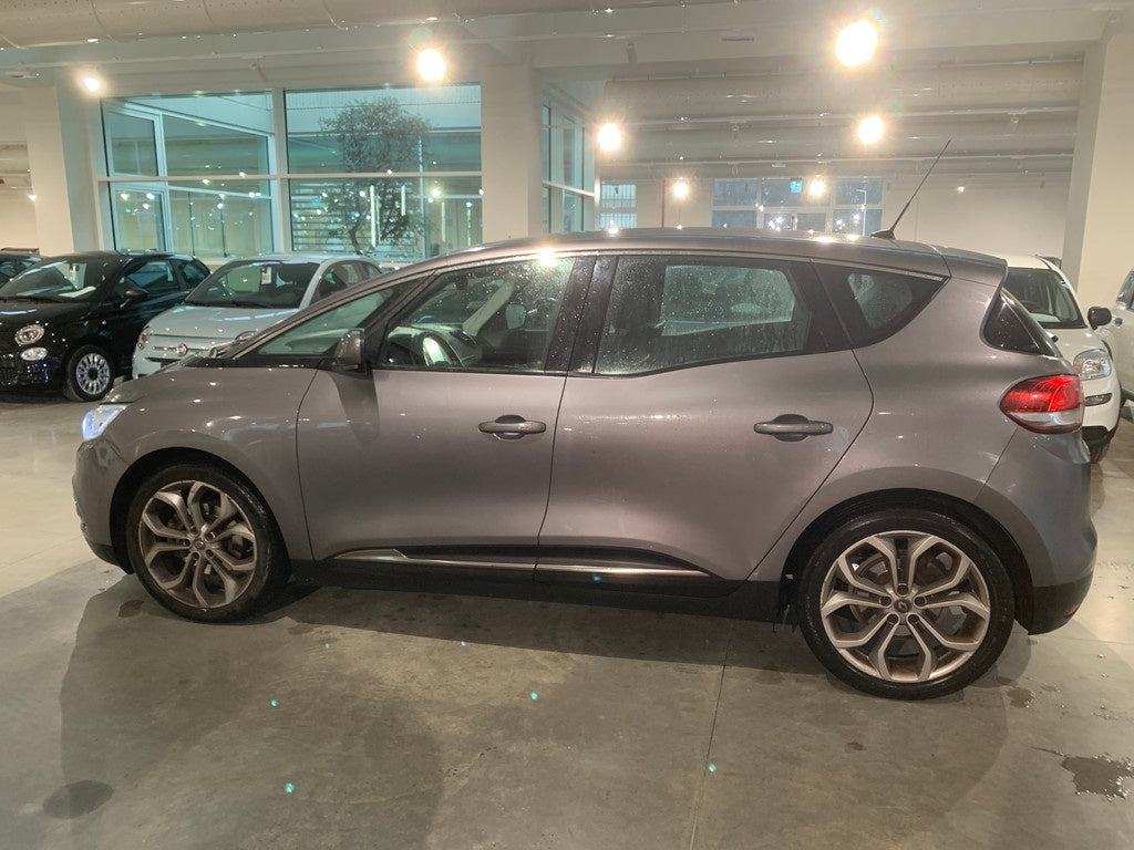 RENAULT - SCENIC (2017 - km 112.100 - Diesel)
