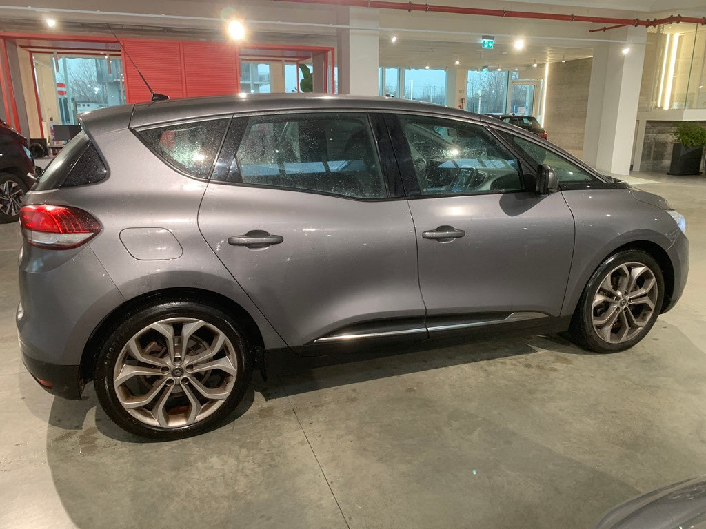 RENAULT - SCENIC (2017 - km 112.100 - Diesel)