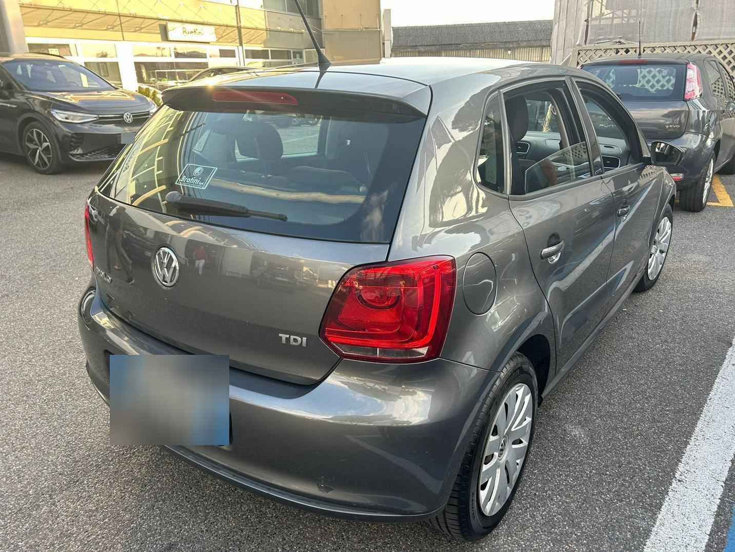 VOLKSWAGEN - POLO (2013 - km 104.969 - Diesel)