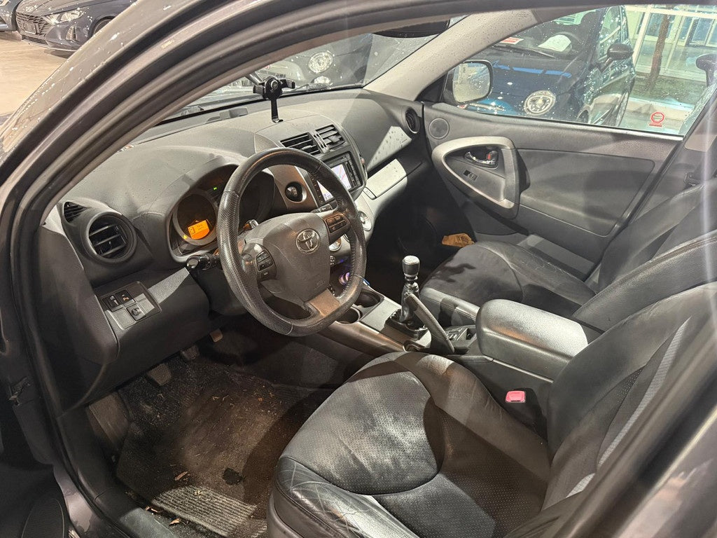 TOYOTA - RAV 4 (2011 - km 129.646 - Diesel)