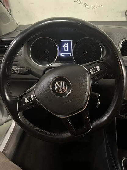 VOLKSWAGEN - POLO (2017 - km 52.000 - Diesel)