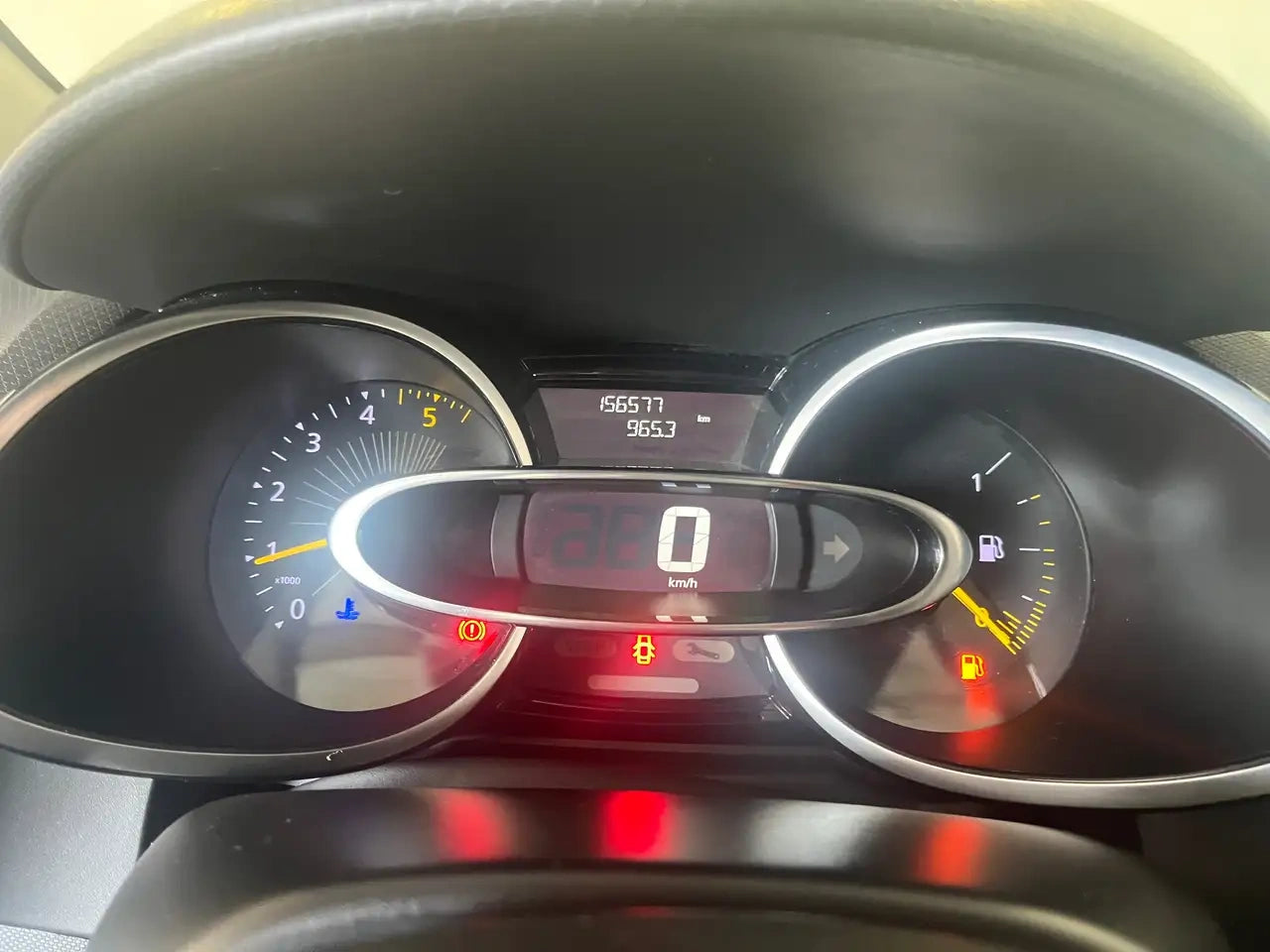 RENAULT - CLIO (2015 - km 156.577 - Diesel)