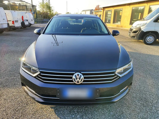 VOLKSWAGEN - PASSAT (2019 - km 114.000 - Diesel)