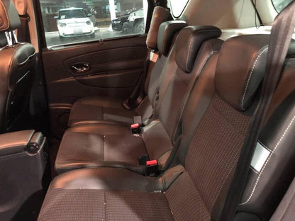 RENAULT - SCENIC (2013 - km 150.000 - Diesel)