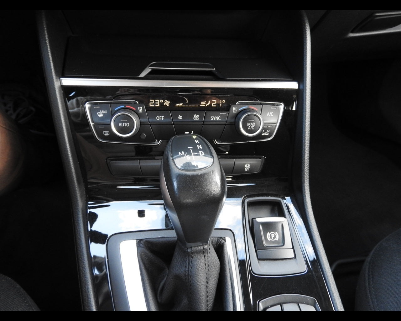 BMW - 218d (2015 - km 155.476 - Diesel)