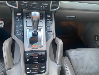 PORSCHE - CAYENNE (2011 - km 162.000 - Benzina)