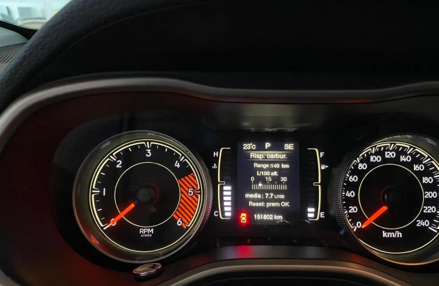 JEEP - CHEROKEE (2015 - km 150.000 - Diesel)
