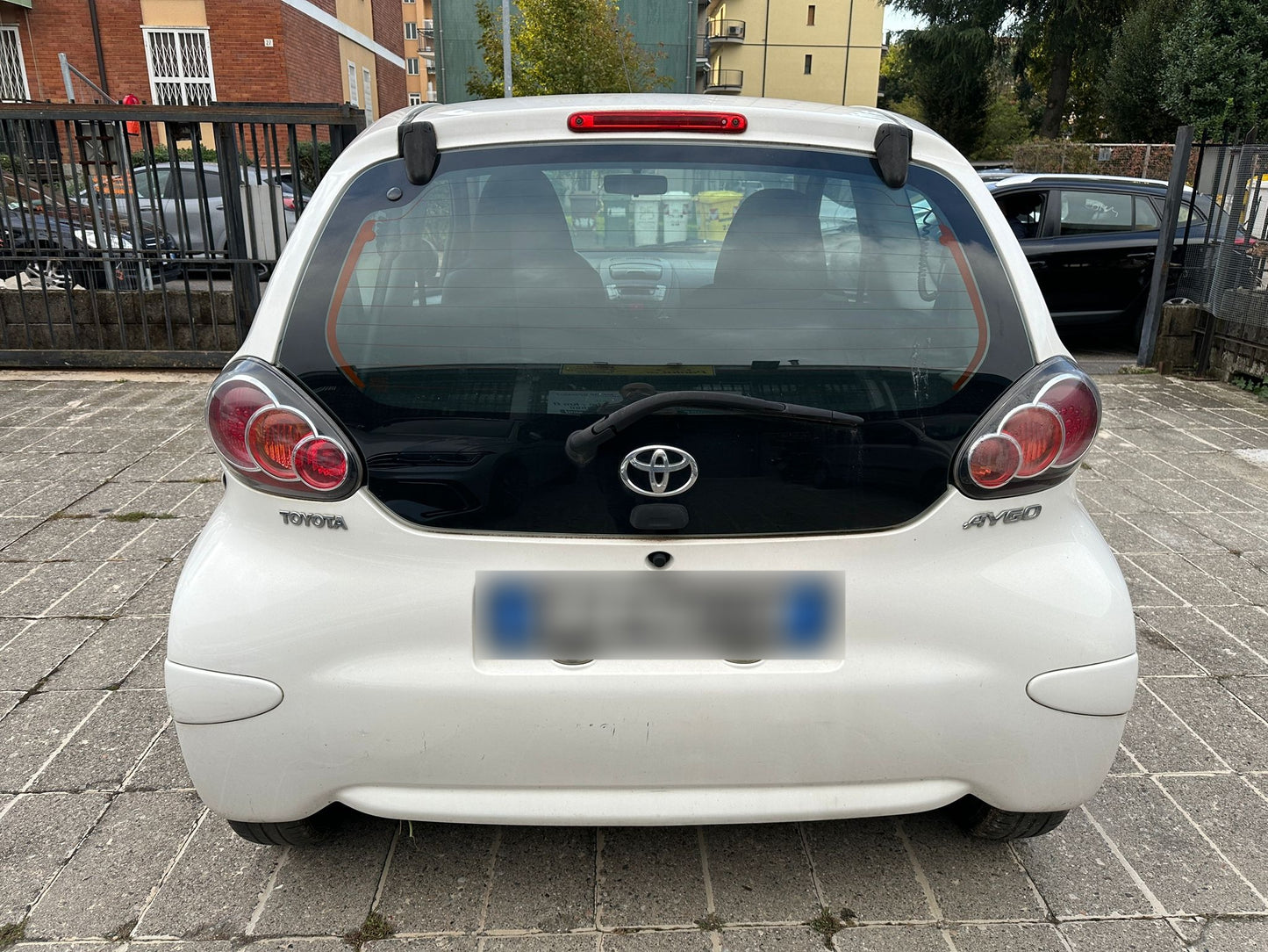 TOYOTA - AYGO (2011 - km 183.748 - Benzina)