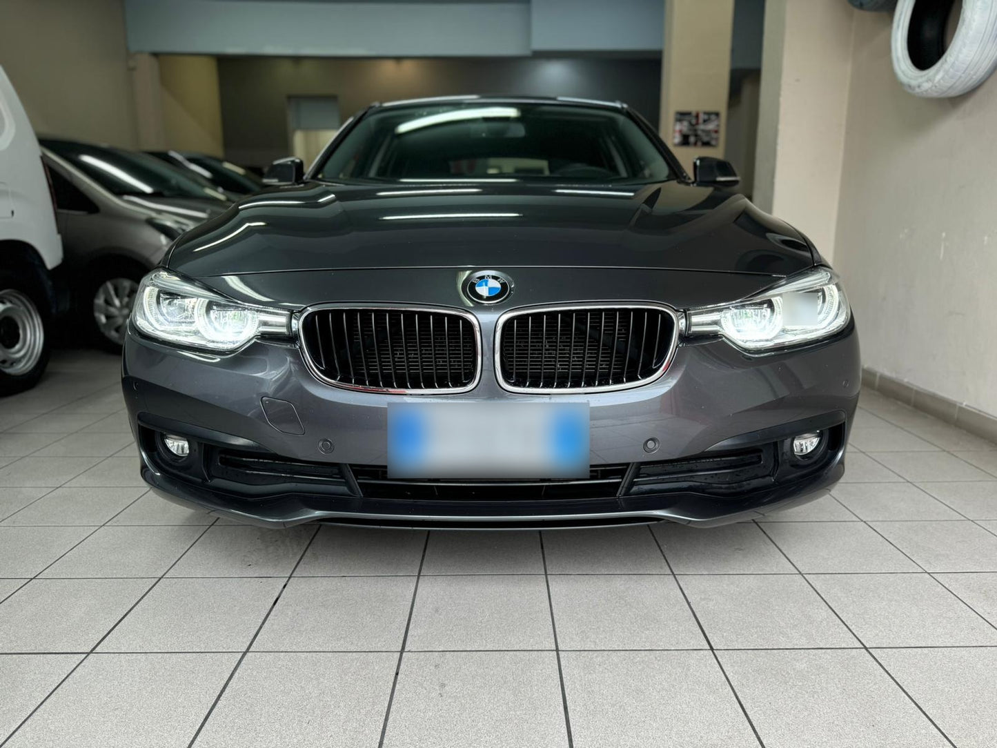 BMW - 318d (2018 - km 168.000 - Diesel)