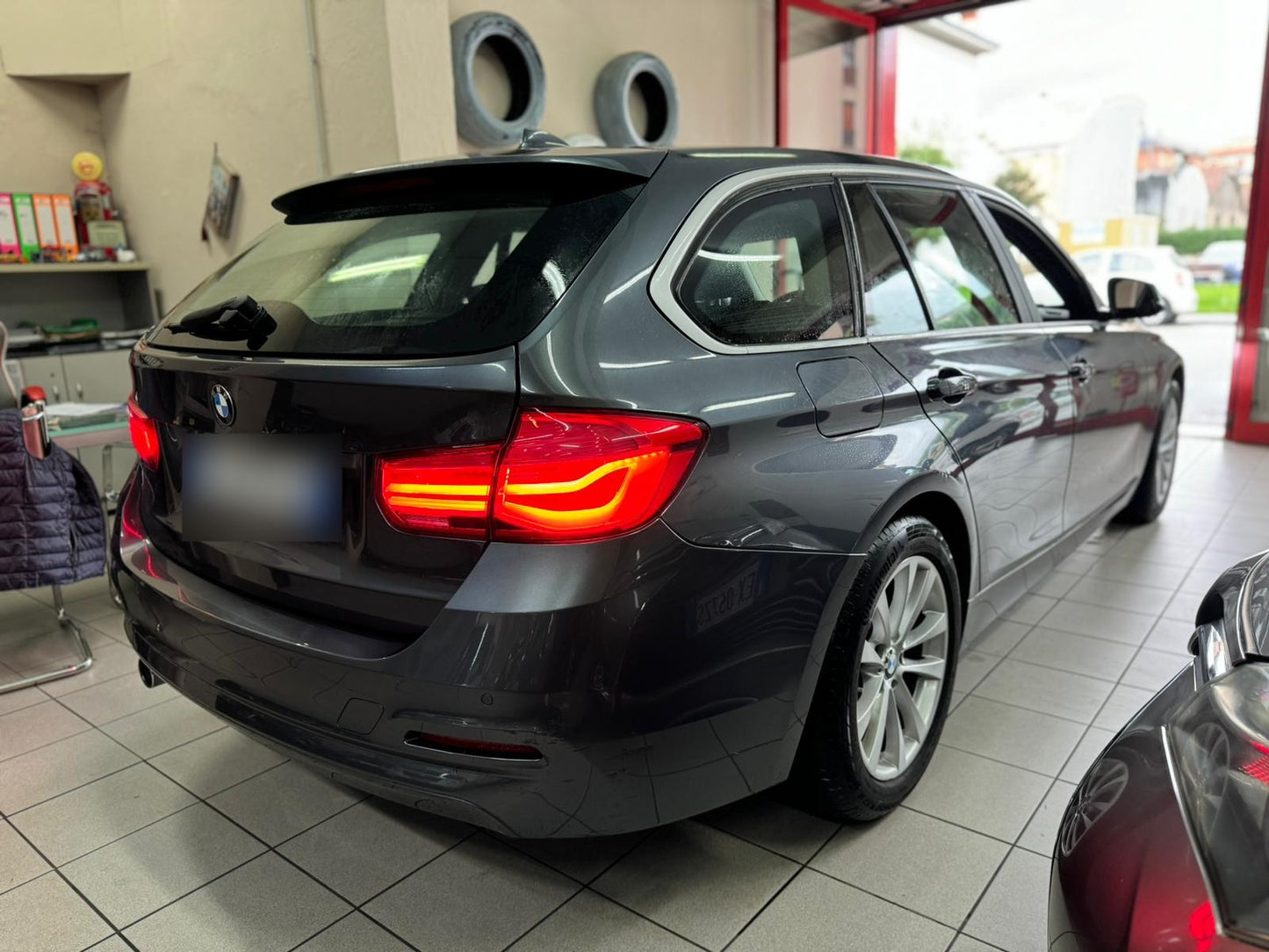 BMW - 318d (2018 - km 168.000 - Diesel)