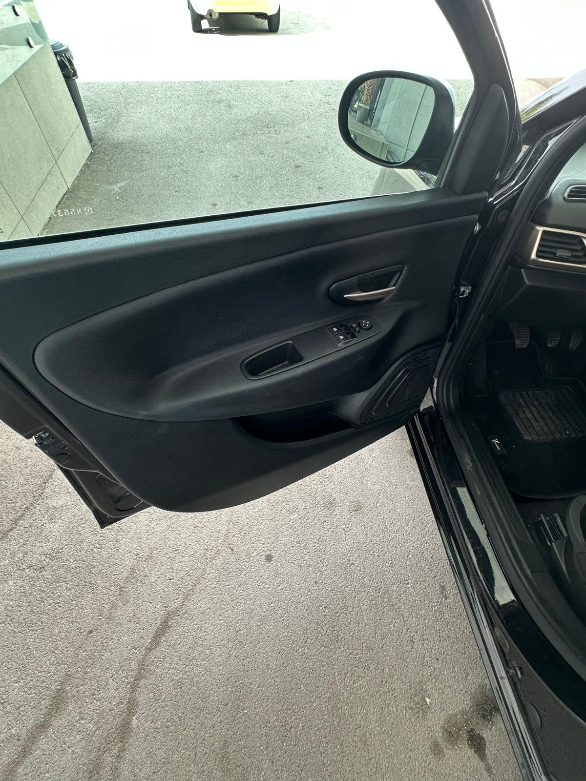 LANCIA - YPSILON (2023 - km 23.000 - Ibrida)