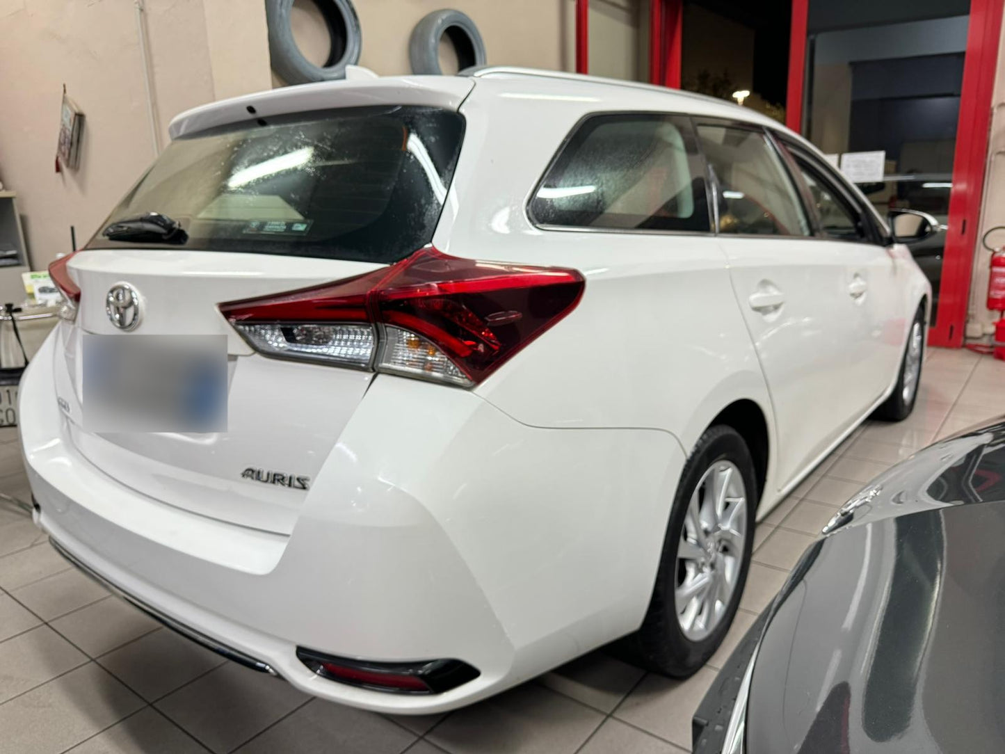 TOYOTA - AURIS (2016 - km 155.000 - Diesel)