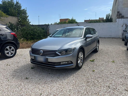 VOLKSWAGEN - PASSAT (2018 - km 170.000 - Diesel)