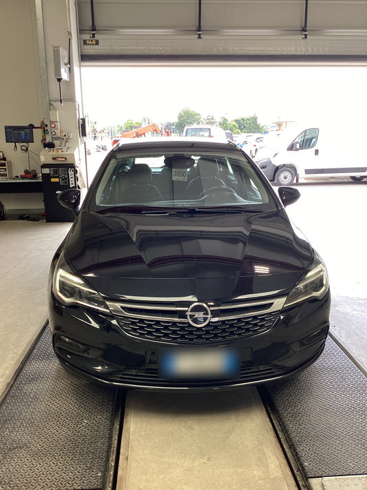 OPEL - ASTRA (2018 - km 150.000 - Diesel)